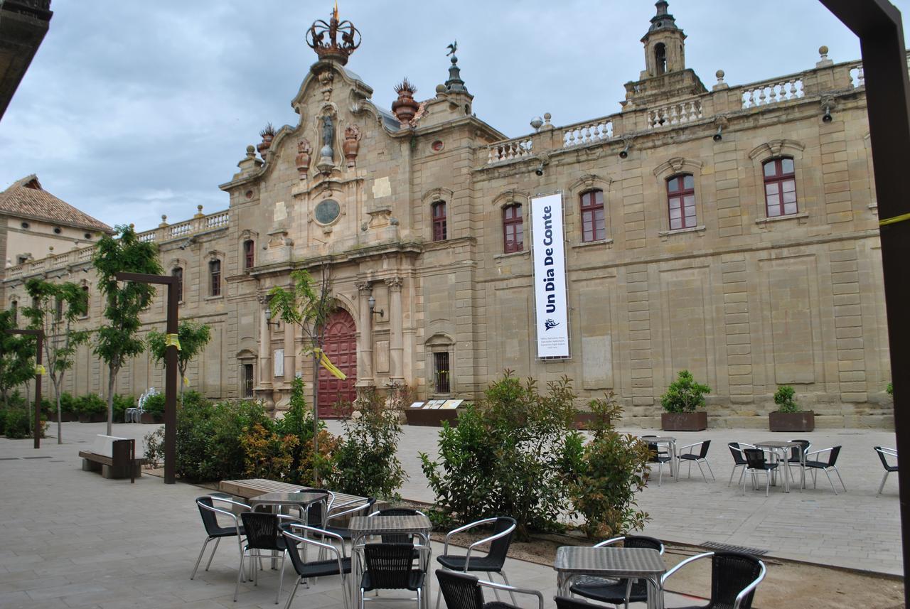 Hostal Universitat Cervera  Exterior photo