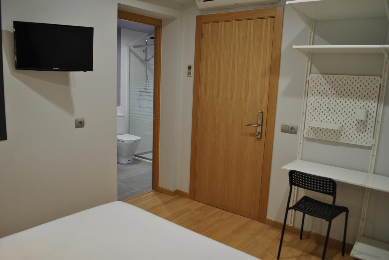Hostal Universitat Cervera  Exterior photo